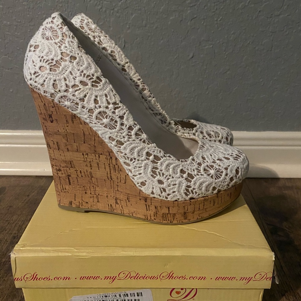 Lacy wedges